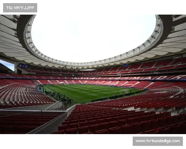 马德里大都会球场冰场架设10米高，48小时完工