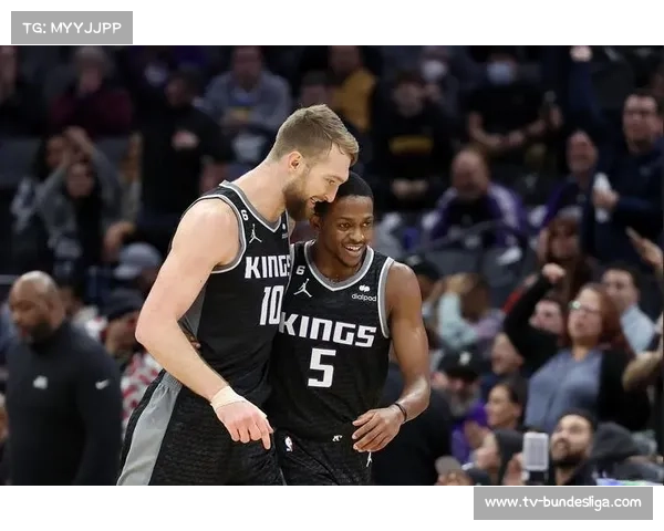 湖人主场票价达8000元，勇士对战引发市场关注